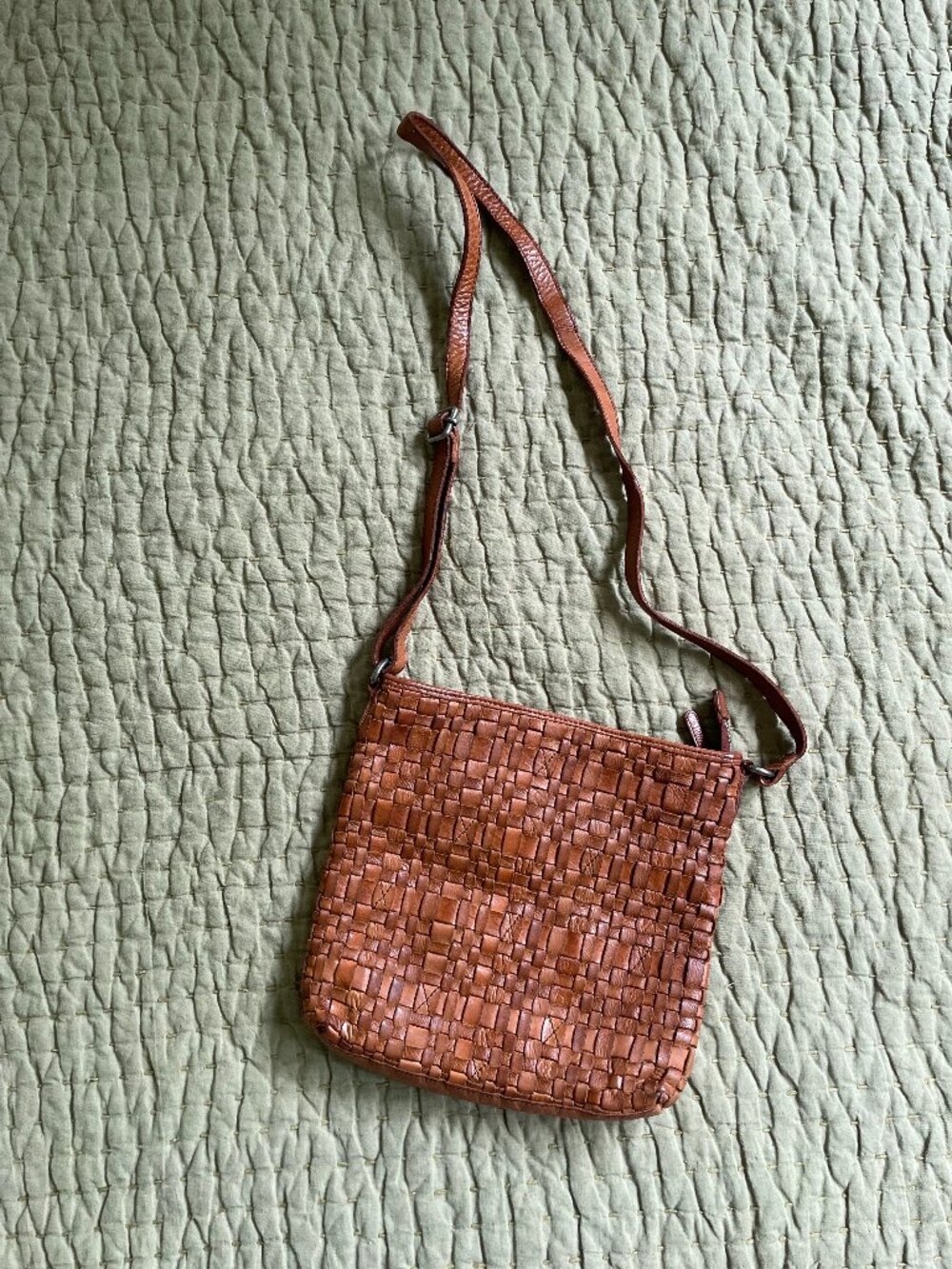 Vilenca Holland Leather Crossbody Purse